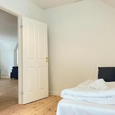 公寓 Spacious For 6 埃斯比约