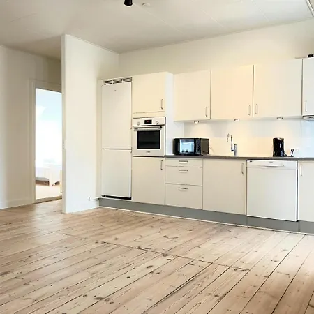 Spacious For 6 埃斯比约